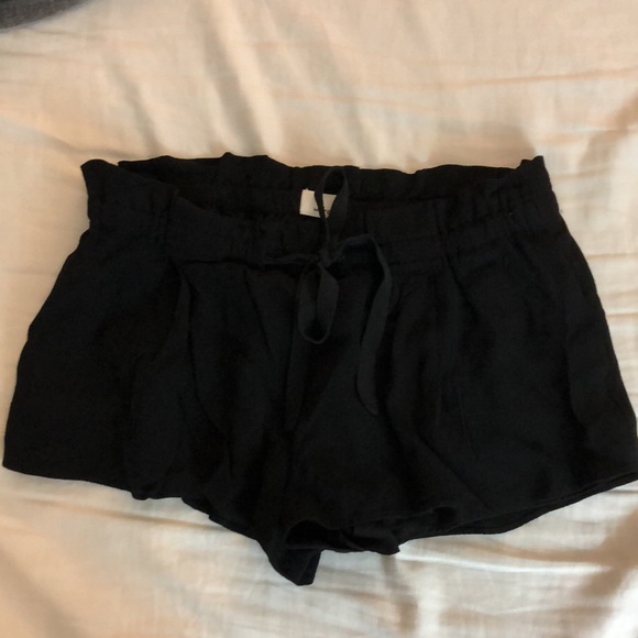 Wilfred black shorts - Picture 2 of 3